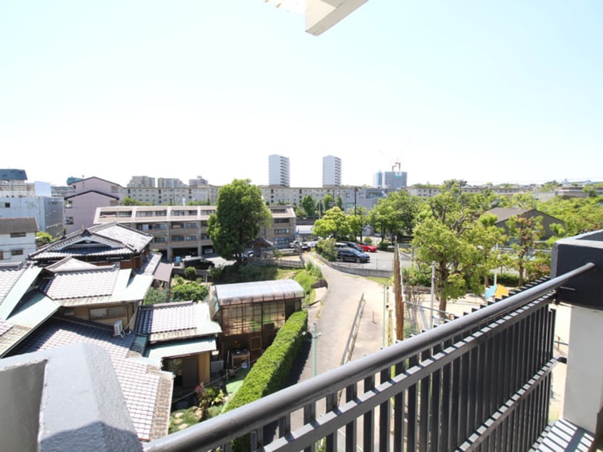 室内からの展望 コアロ－ド桃山台