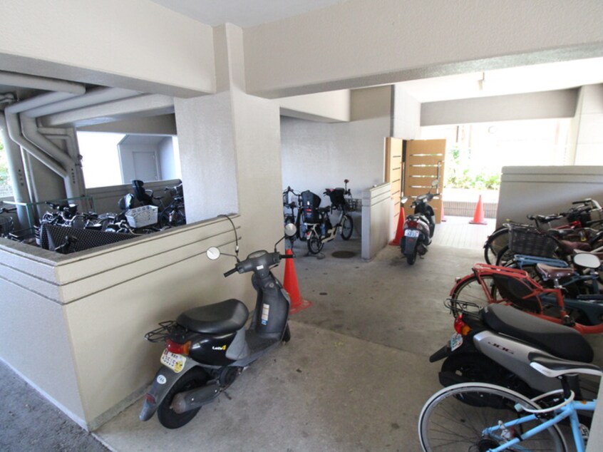 駐輪場 壱番館