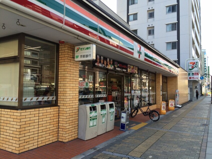 セブンイレブン烏丸五条店(コンビニ)まで220m 五条高倉Vivre2