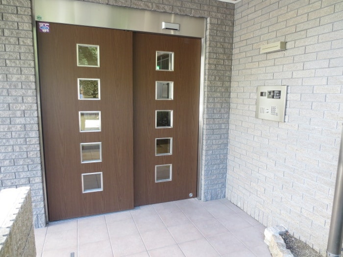 エントランス部分 サンメゾン鶴見緑地