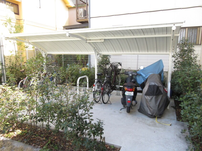 駐輪場 スマイル東三国ヶ丘