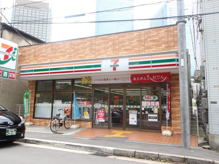 セブン-イレブン 梅田スカイビル東店(コンビニ)まで654m リッチモンドBLD