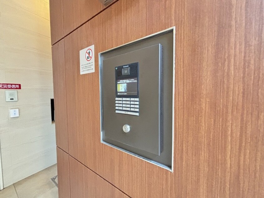 エントランス部分 ｴｽﾌﾟﾚｲｽ神戸ﾊｰﾊﾞｰｳｴｽﾄ(1004)