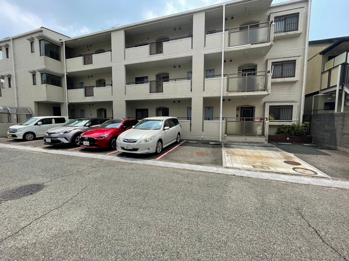 駐車場 ヴィラ富貴１