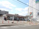 セブンイレブン亀岡駅前店(コンビニ)まで33m Ｊ.ＣＨＯＰＩＮ