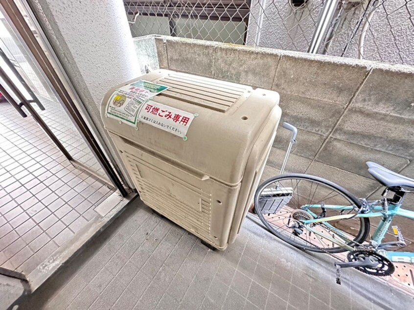 バイク置き場 コク－ン三条大宮