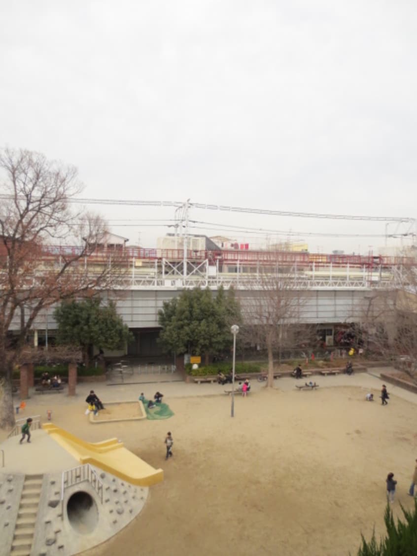 室内からの展望 コク－ン三条大宮