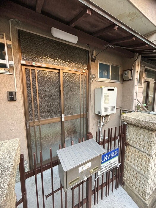 エントランス部分 東大阪市本町　戸建