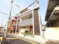 アパ－トメント・カリ－ネ