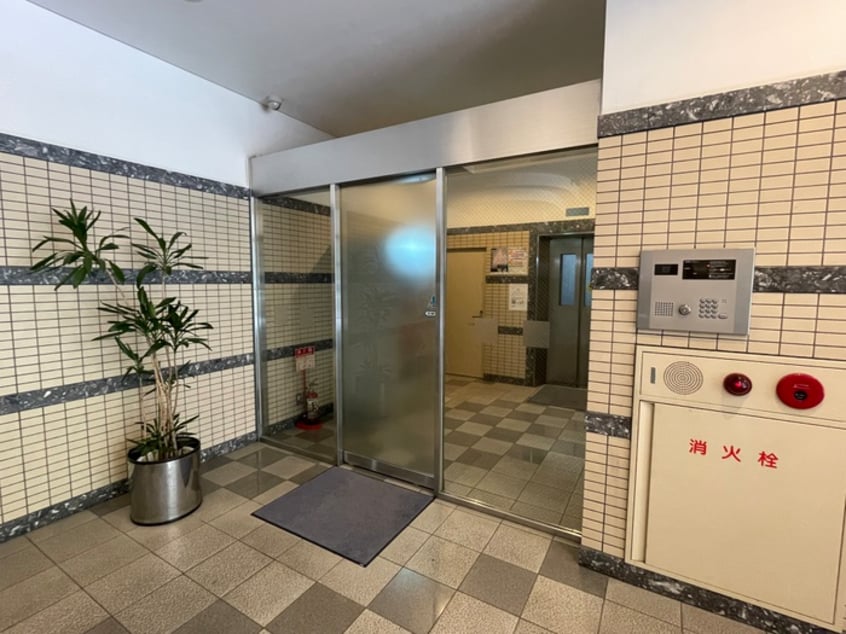 エントランス部分 アフィシオン堀川