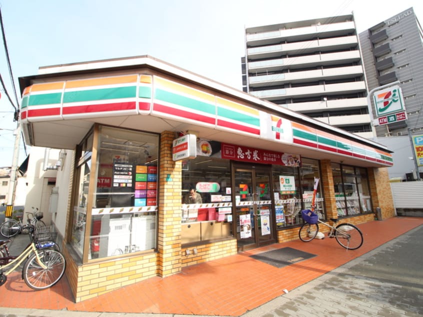 セブンイレブン(コンビニ)まで183m La CASA新北野