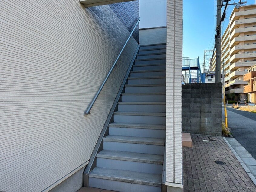 エントランス部分 エマイユ鴻池