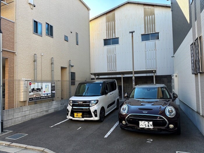 駐車場 エマイユ鴻池