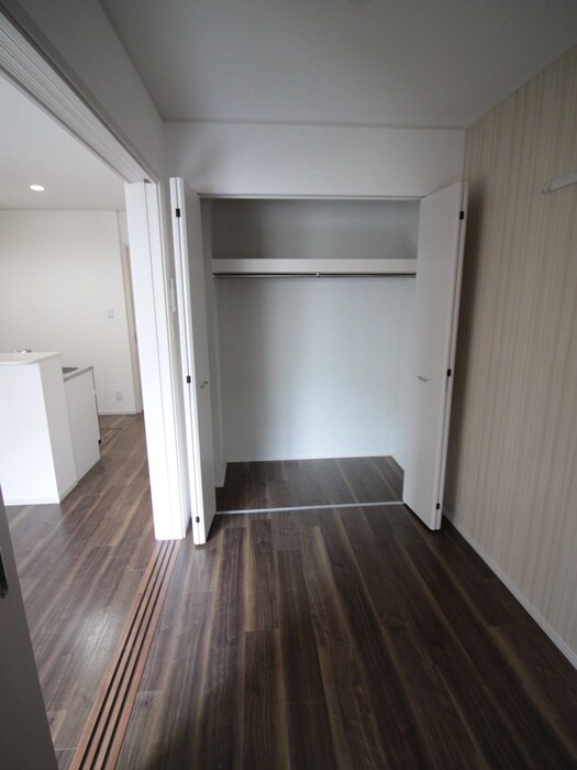 収納 エマイユ鴻池