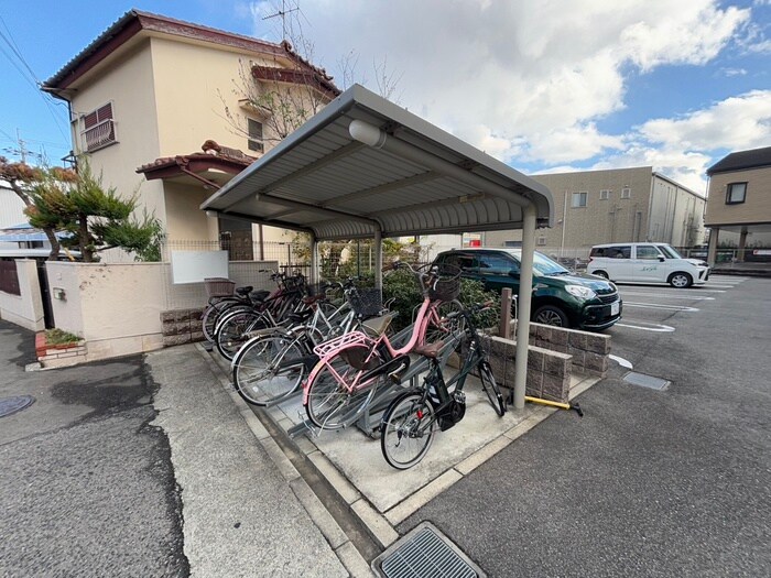 駐輪場 エストレーラ