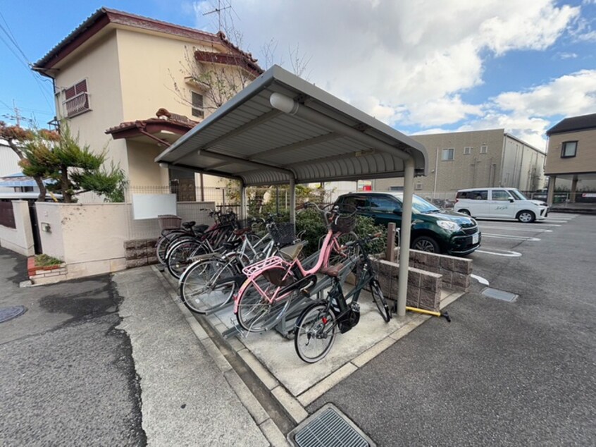 駐輪場 エストレーラ
