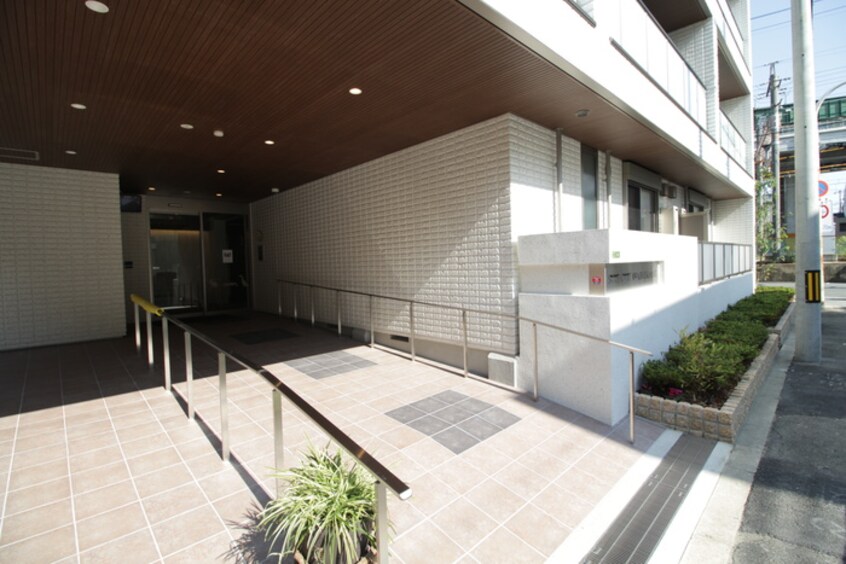 エントランス部分 SMART　COURT淡路駅前