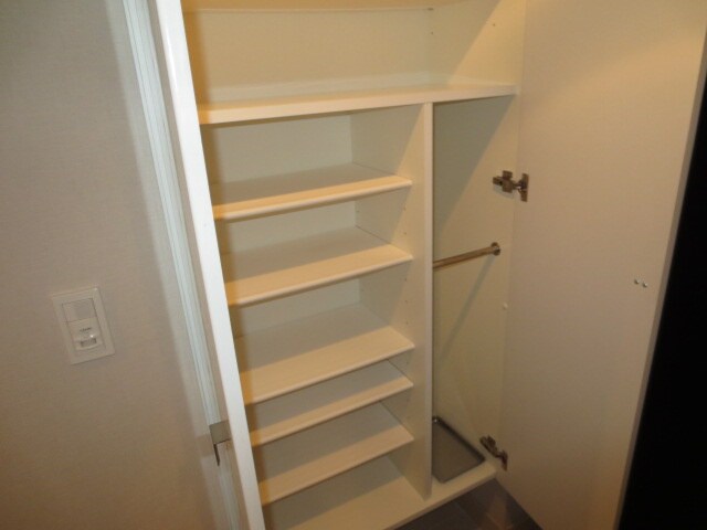 靴箱 パウゼ堺筋