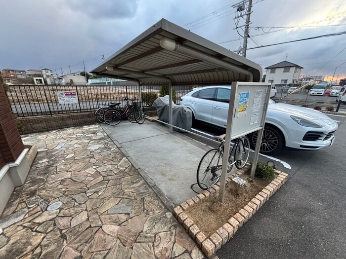 駐輪場 ユング フラウⅢ