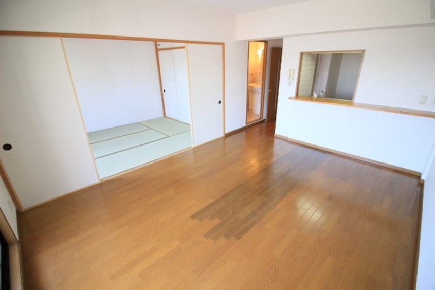 居室 Ｅｉｎｓ　Ｒｏｙａｌ