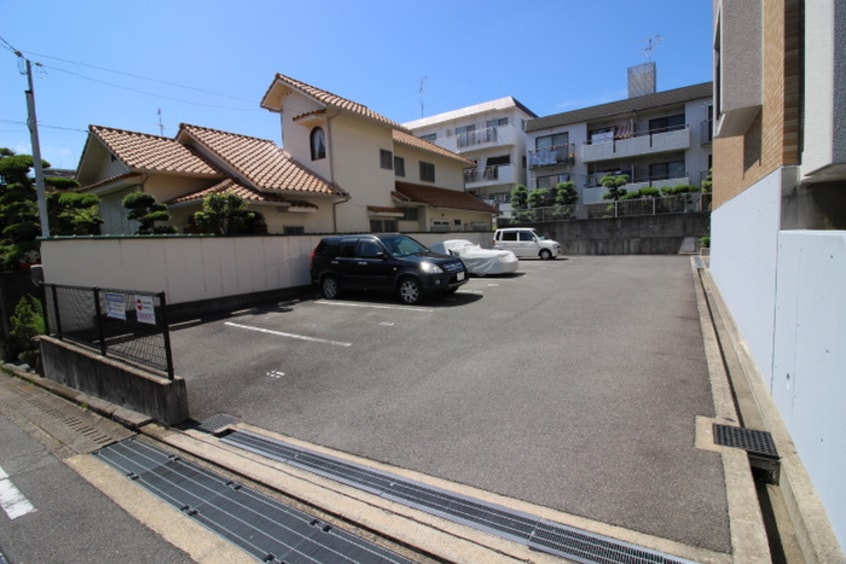 駐車場 Ｅｉｎｓ　Ｒｏｙａｌ