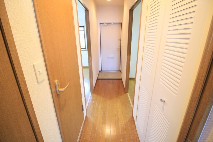 廊下 Ｅｉｎｓ　Ｒｏｙａｌ