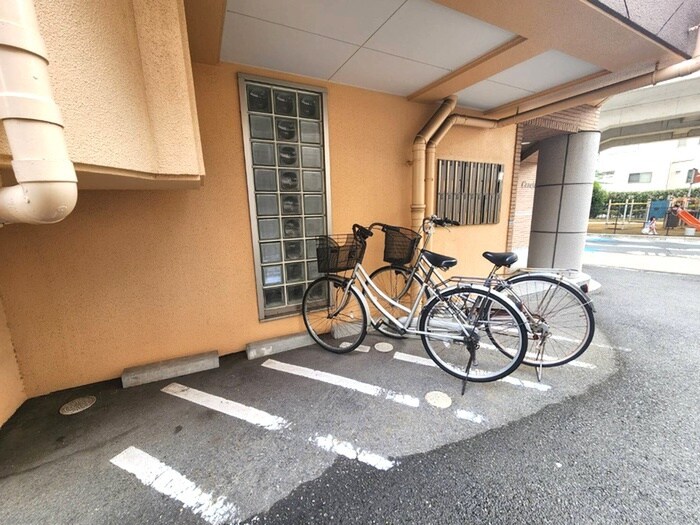 駐輪場 セレ－ジャ桜塚