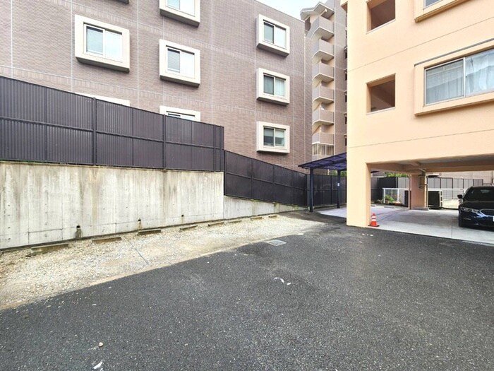 駐車場 セレ－ジャ桜塚