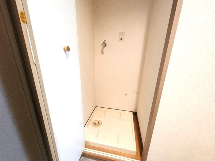 洗濯機置場 セレ－ジャ桜塚