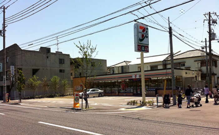 セブンイレブン西宮天道町店(コンビニ)まで260m フローラ甲子園口