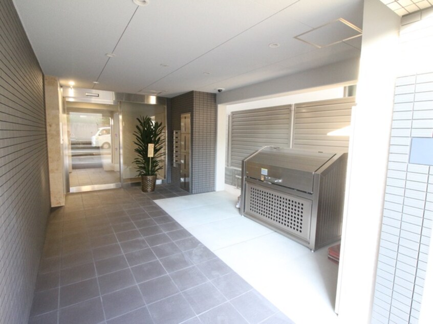 エントランス部分 メゾンプリメーラ別当町