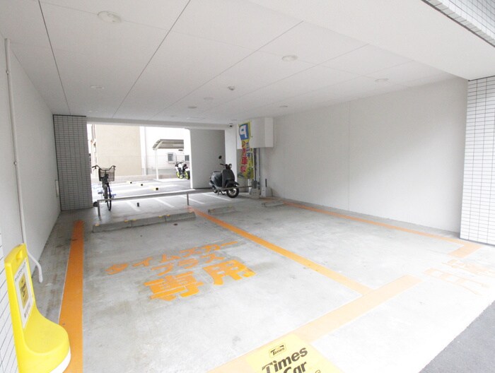 駐車場 セレニテオズ北巽