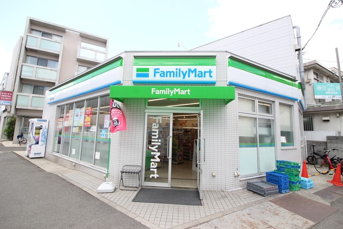 ファミリーマート(コンビニ)まで90m クラシェス北青木