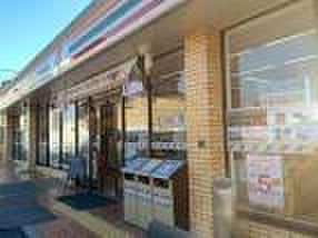 セブンイレブン(コンビニ)まで350m トレテゾーロ