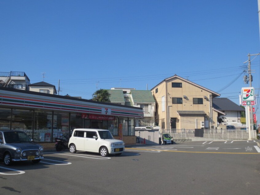 セブンイレブン(コンビニ)まで170m 高田1丁目堀岡貸家