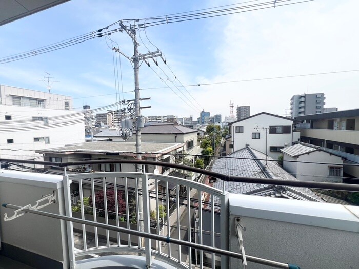 室内からの展望 ｶｻ･ﾍﾞﾙﾃﾞ