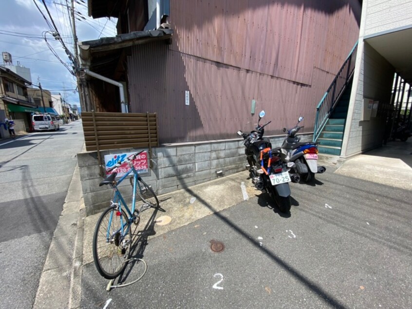 駐輪場 エステ－ト中書島