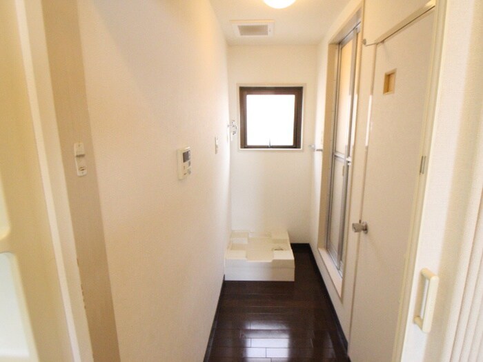 洗濯機置場 ギャレ・デ・塚口