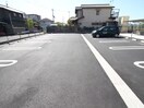 駐車場 ラー　カイラム