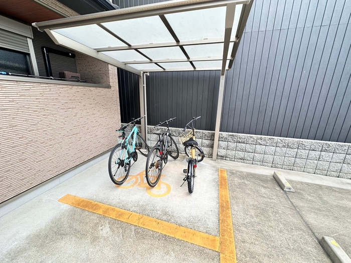 駐輪場 アパートメント二条城