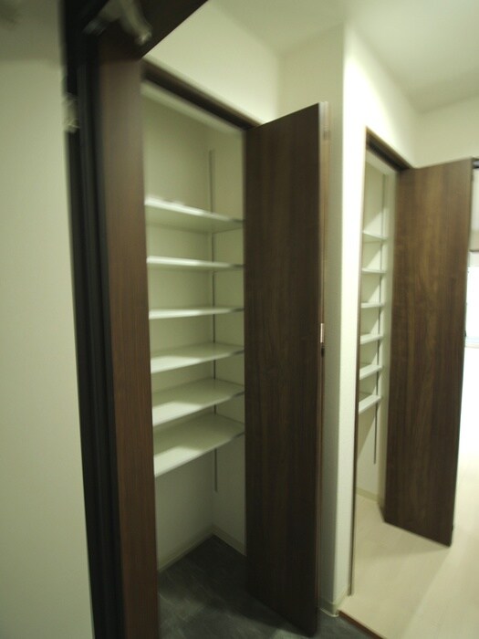 収納 クリエオーレ西三荘