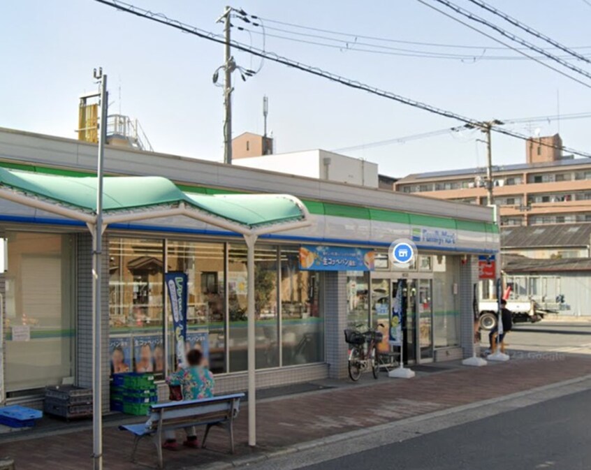 ファミリーマート(コンビニ)まで300m PRIMAVELA Ⅰ