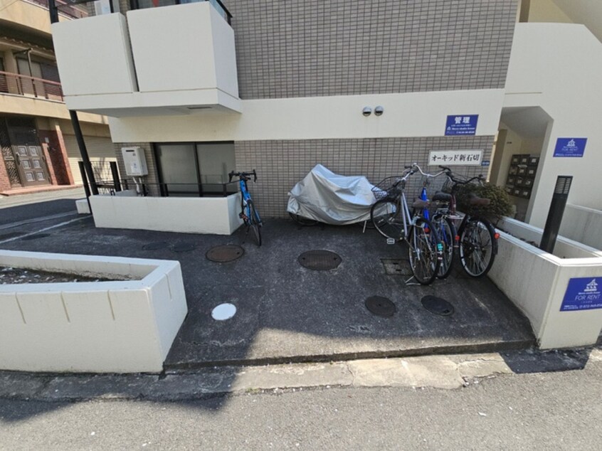 駐輪場 オ－キッド新石切