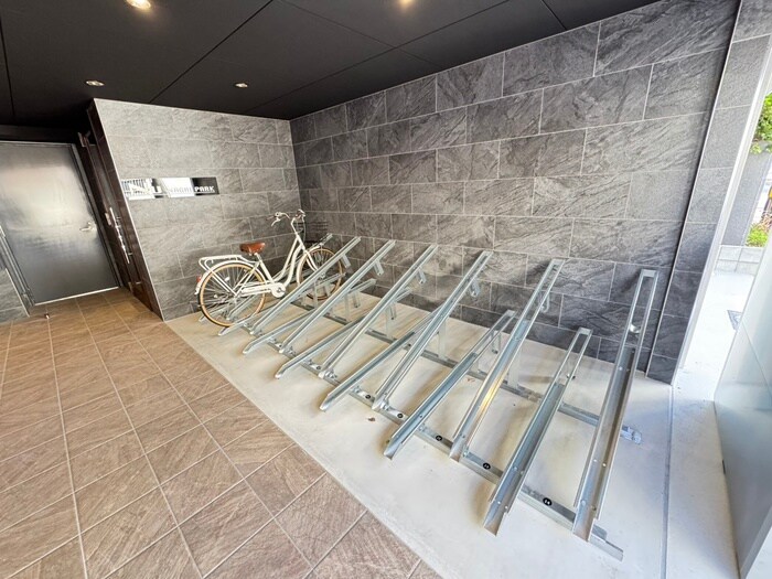 駐輪場 NU長居公園