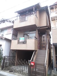 芝生町２丁目戸建て
