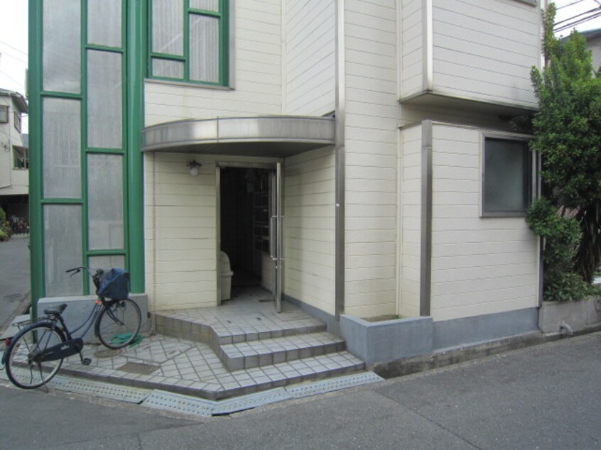 エントランス部分 コミニティハウス正雀