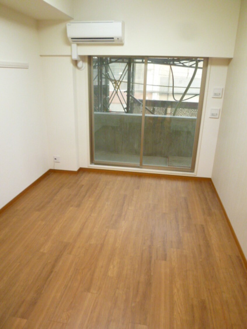 居室 アネスト谷町