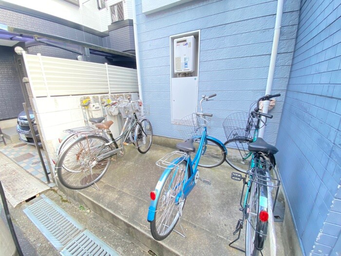駐輪場 カ－サ花園