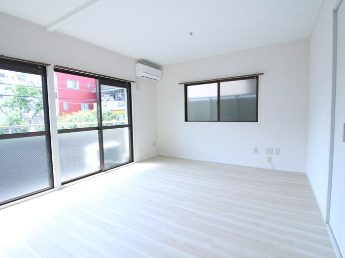 居室 ヴィ－ブル西鈴