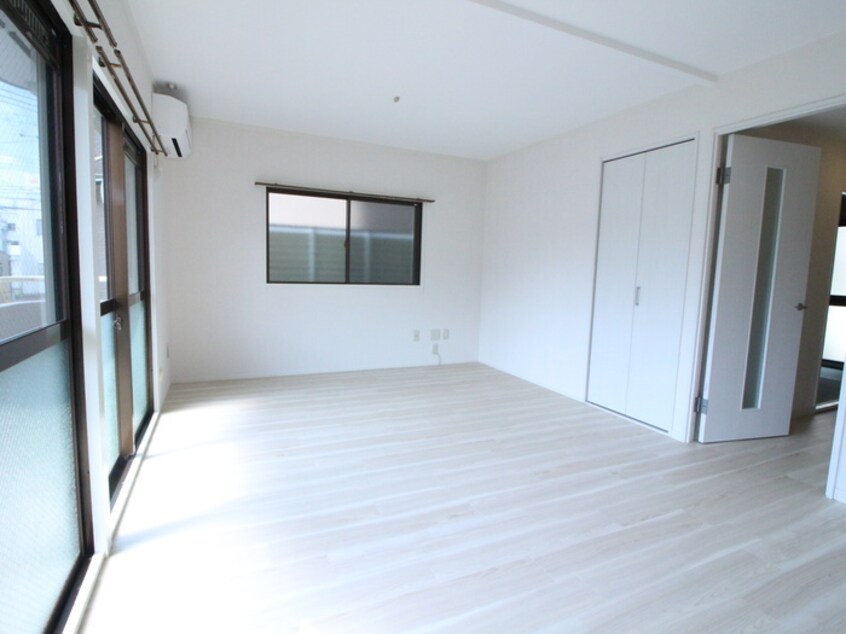 居室 ヴィ－ブル西鈴